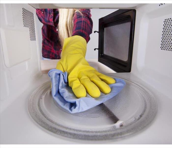 Cleaning the inside of a microwave